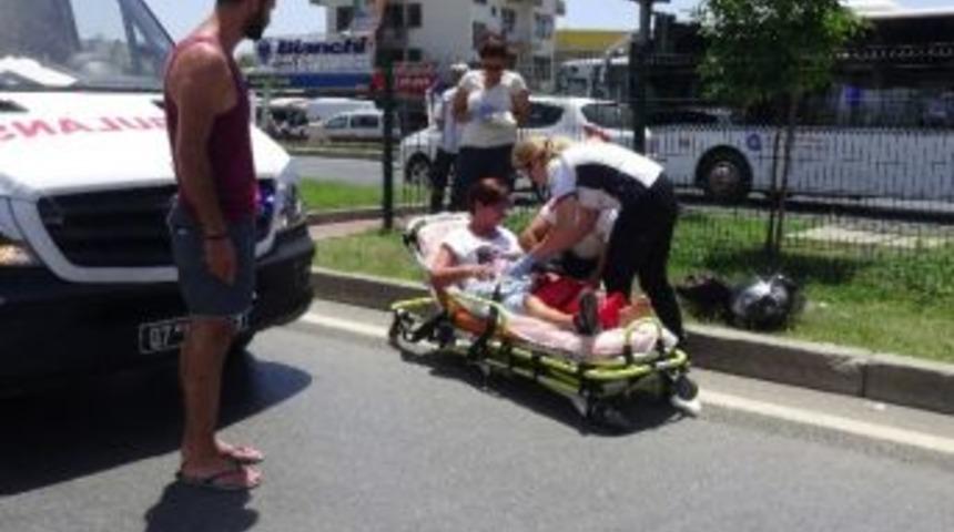 Alman Çift Kazayı Ucuz Atlattı