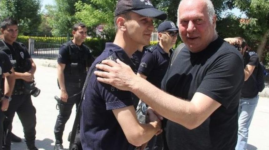 Gazeteciden Polise Teşekk&uuml;r