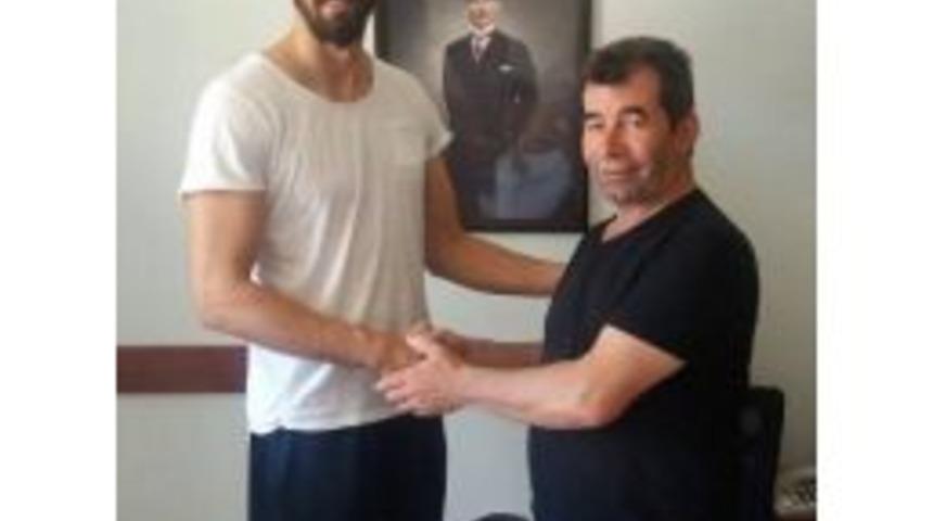 Yalova Group Belediyespor İ&ccedil; Transfere Hızlı Girdi