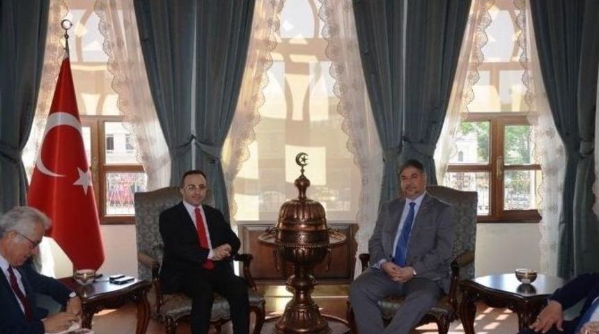 Irak B&uuml;y&uuml;kel&ccedil;isi Dr. Hisham Al-alawi Kilis Valiliğini Ziyaret Etti