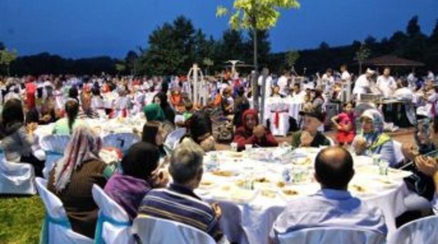 G&ouml;n&uuml;l Sofraları Karap&uuml;r&ccedil;ek&rsquo;te Kuruluyor