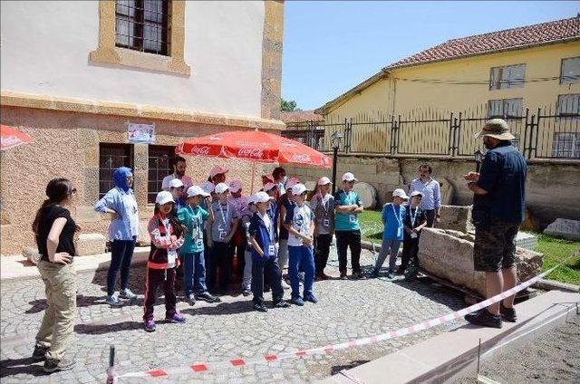 Hitit Üniversitesi Kapılarını Çocuklara Açtı