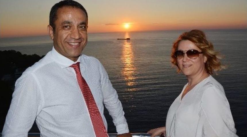 Veda Yemeğinde Savcıdan S&uuml;rpriz Evlenme Teklifi