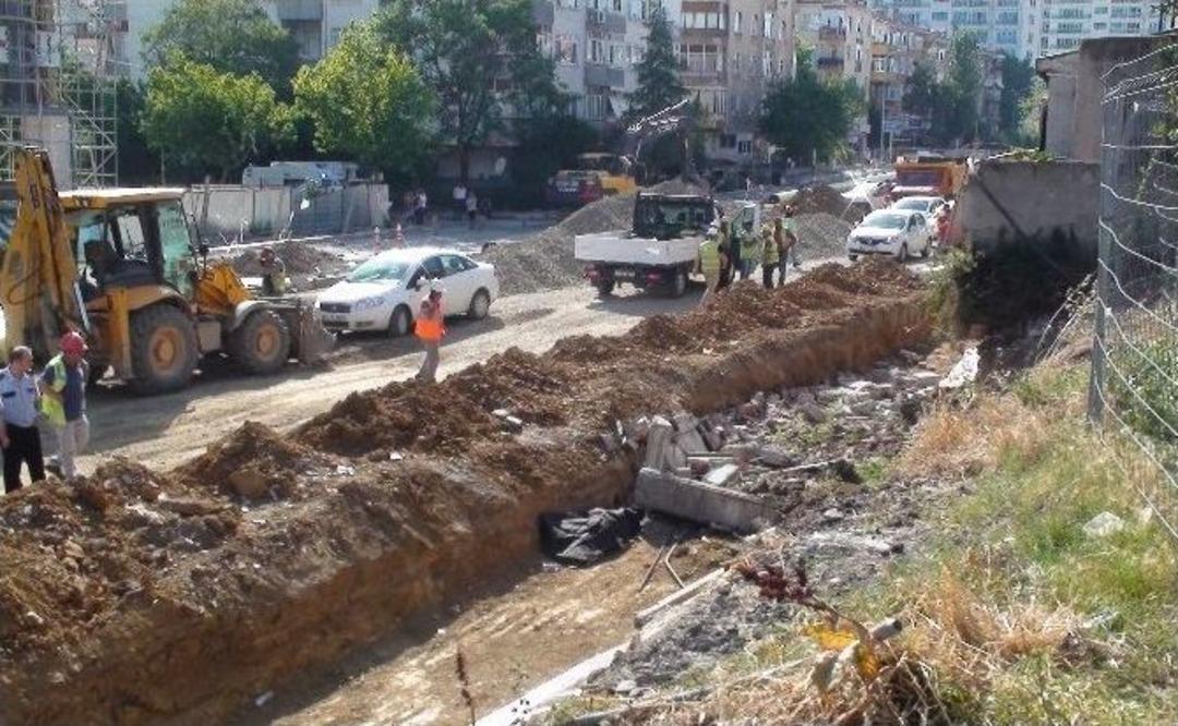 Kartal&rsquo;da Beton Bloklar &Uuml;zerine Devrilen İş&ccedil;i Hayatını Kaybetti