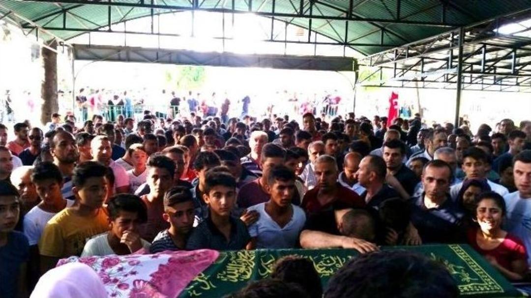 Motosiklet Kazasında &Ouml;len Kuzenler G&ouml;zyaşları Arasında Toprağa Verildi