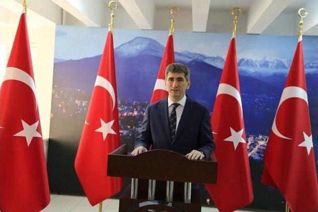 Artvin Valisi Muhterem İnce Görevine Başladı