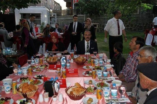 Yozgat Valisi Yurtnaç Şehit Ve Gazi Yakınlarıyla İftarda Buluştu