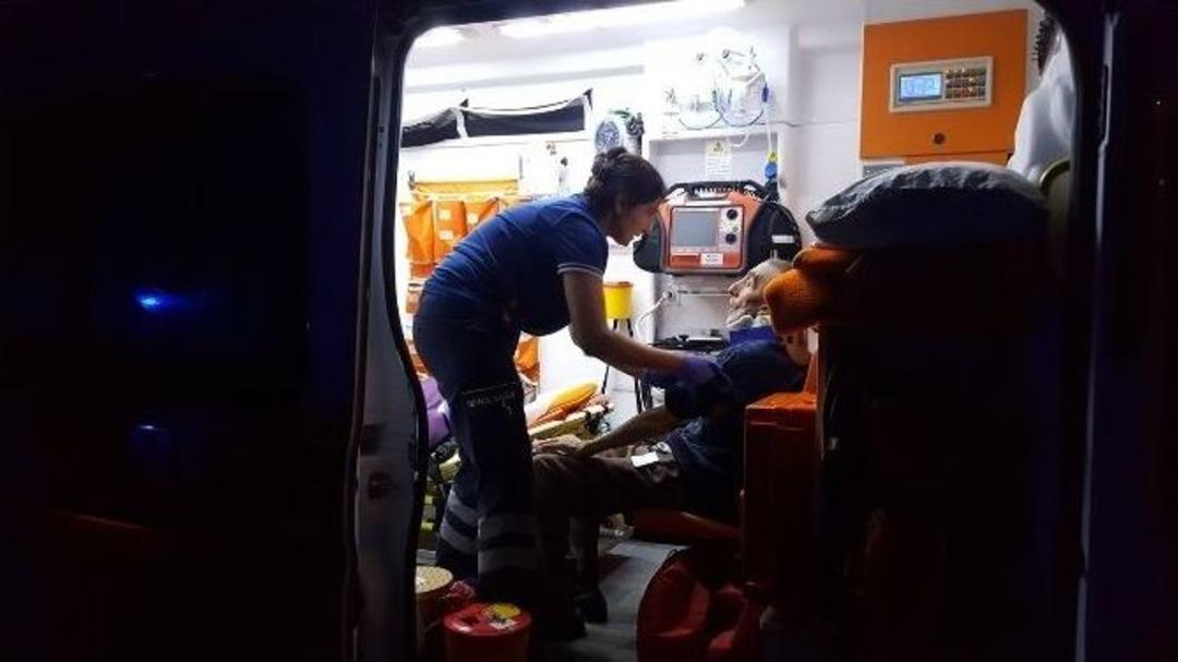 Kula&rsquo;da İki Otomobil &Ccedil;arpıştı: 4 Yaralı