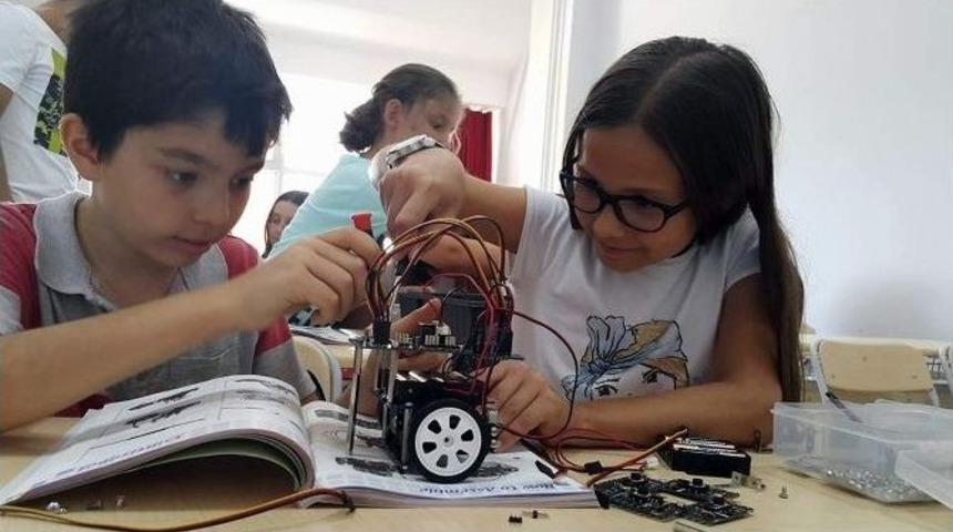 Ad&uuml; &Ccedil;ocuk &Uuml;niversitesi İlk Bilim &Ccedil;ocuklarını Kabul Etti