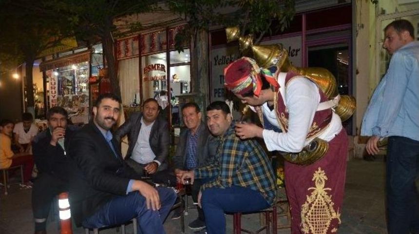 Tatvan Belediyesi Vatandaşlara Osmanlı Şerbeti İkram Etti