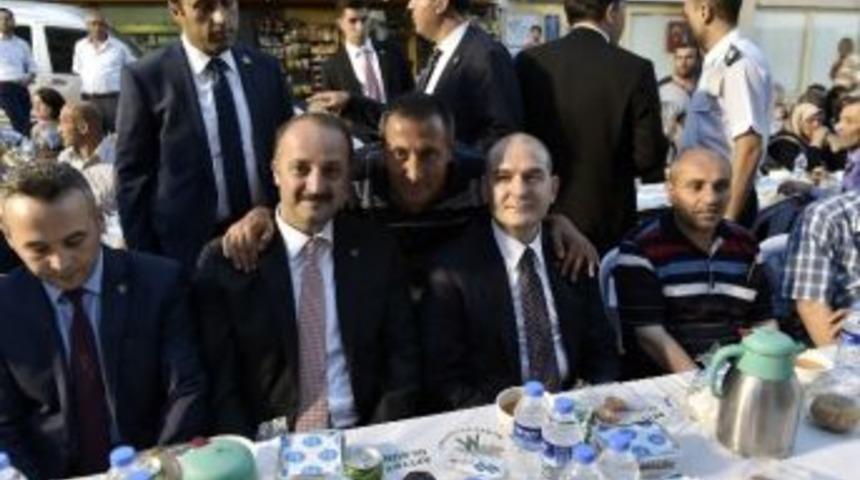 Bakan Soylu, Mamaklılar&rsquo;la İftar A&ccedil;tı