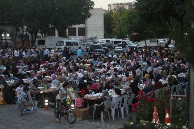 Seyyid Burhanettin Vakfı İftar Yemeğinin Sponsoru Ticaret Odası Oldu