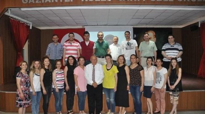 Öğrenciler Tatilde Gkv’li Öğretmenler Derste