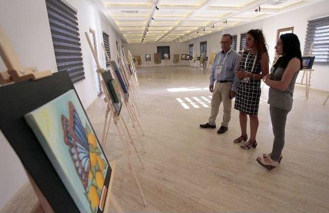 Figen Çiçek’in Resim Sergisi Expo 2016’da Açıldı