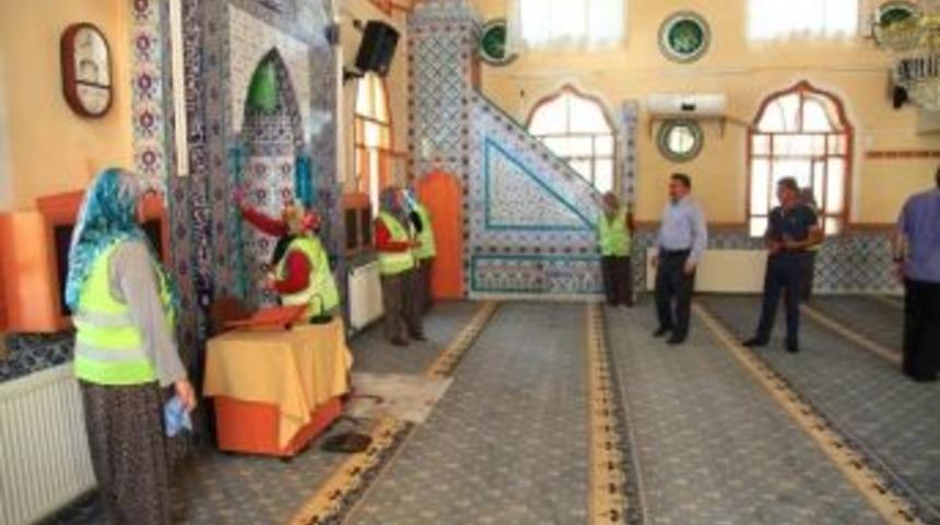Seydişehir&rsquo;de Camiler Temizleniyor