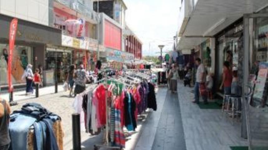 Esnafa Bayramda Kaldırım İzni