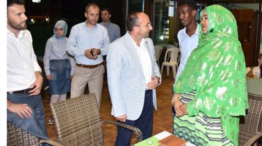 Başkan Üzülmez, Somalili Öğrencileri Ağırladı
