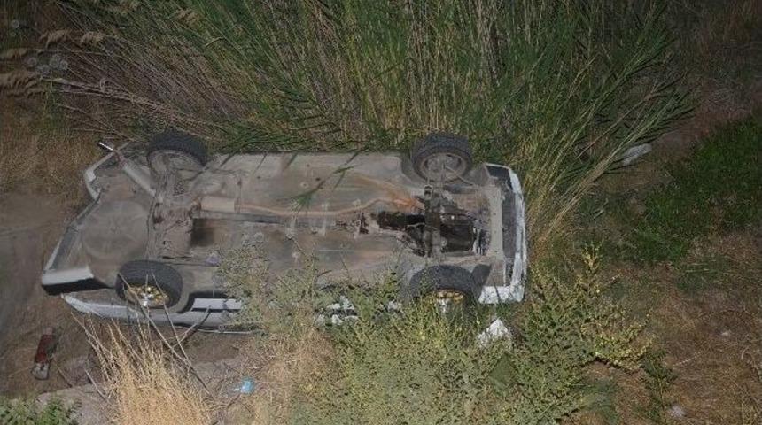 Otomobil Dereye U&ccedil;tu: 1 Yaralı