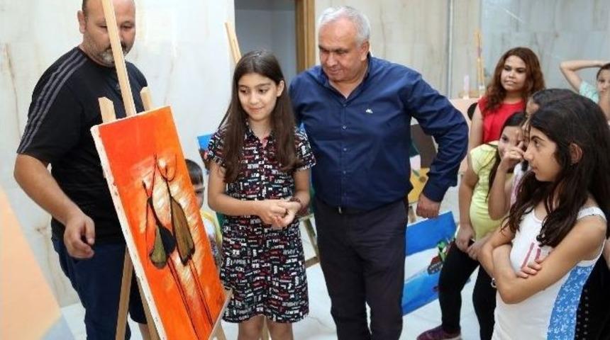 Erdemli Belediyesi Resim At&ouml;lyesi İlk Sergisini A&ccedil;tı