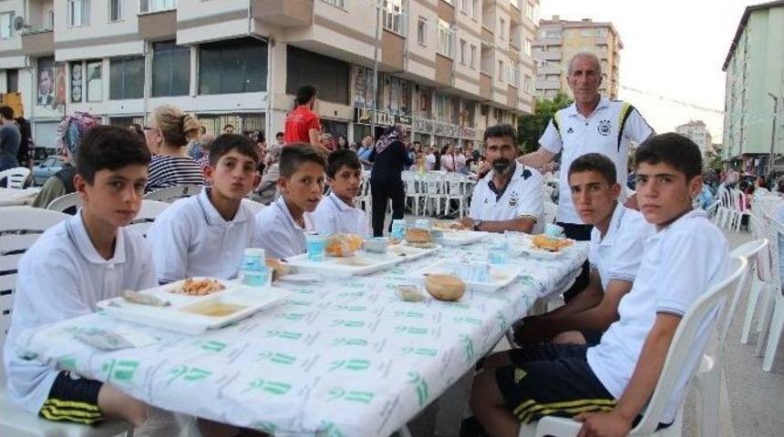 Es Ağrılılar Derneği Patnoslu &Ouml;ğrencileri Ağırladı