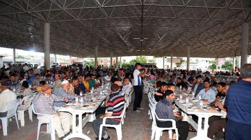 Seyhan&rsquo;ın İftar Sofralarına Yoğun İlgi