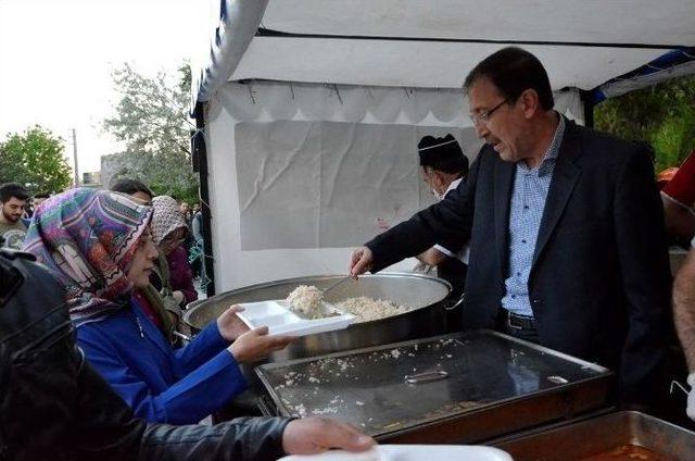 Palandöken Belediyesi Her Gün 2 Bin Vatandaşa İftar Veriyor