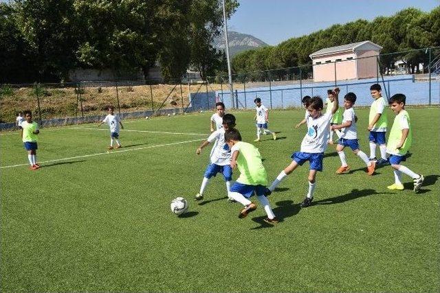 Yunusemre’de Futbol Kursları Başladı