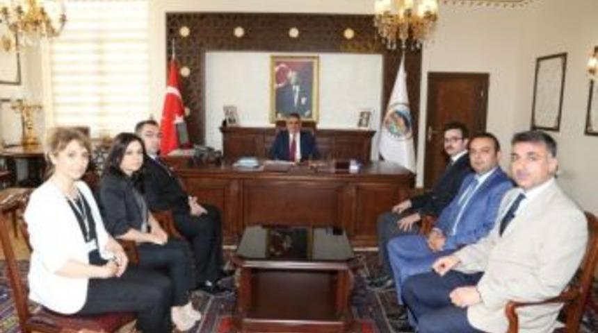 Hastane Y&ouml;netiminden Vali Pekmez&rsquo;e Ziyaret