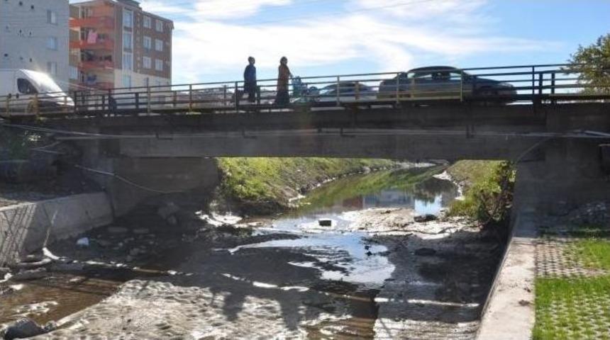 Dsi &Ccedil;erkezk&ouml;y&rsquo;de Yıkılacak K&ouml;pr&uuml;deki İncelemelerini Tamamladı