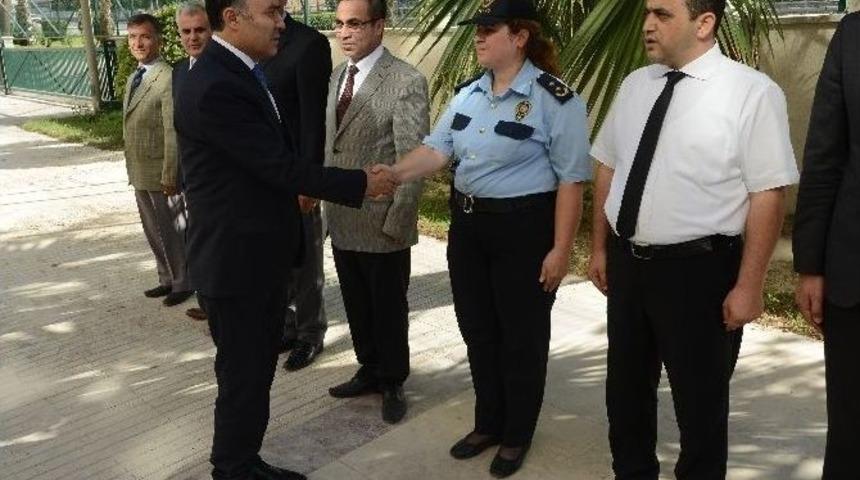 Yeni G&ouml;revine Başlayan Vali Altıparmak&rsquo;tan, Emniyete Ziyaret