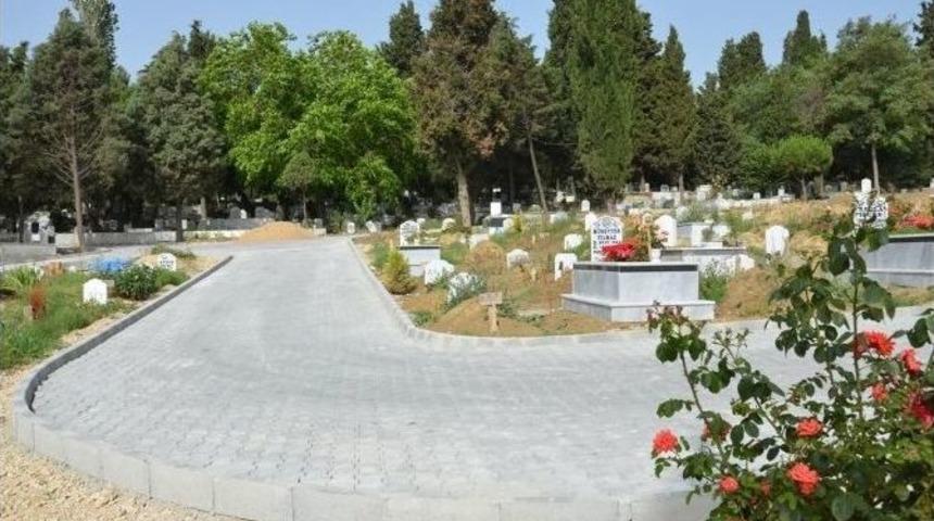 Yeni Mezarlık Alanında Y&uuml;r&uuml;y&uuml;ş Yolları Tamamlandı