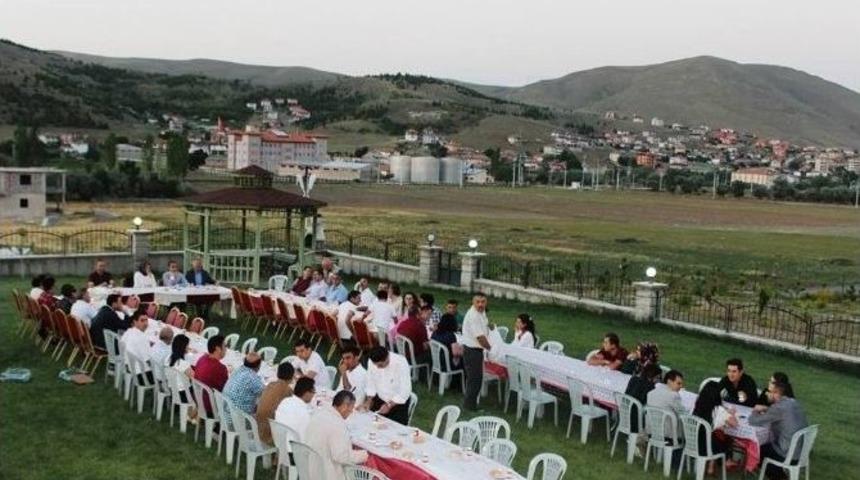 Kaymakam Ferhat Atar, &Ouml;ğretmenlerle İftarda Buluştu