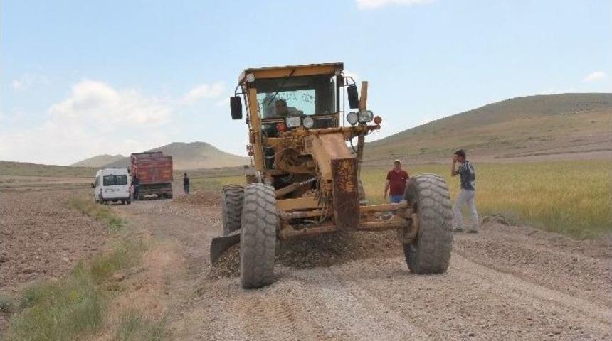İncesu Belediyesi Garip&ccedil;e-&uuml;&ccedil;kuyu Arasındaki Yolu 4.5 Kilometreye D&uuml;ş&uuml;r&uuml;yor