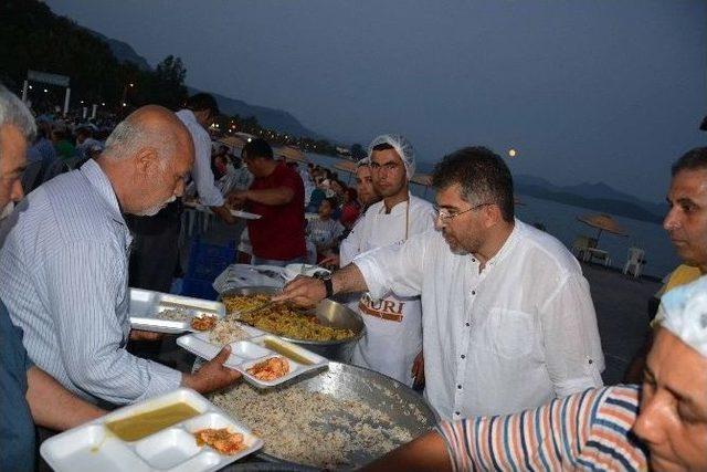 Köyceğiz Ak Parti’den Göl Manzarası Eşliğinde İftar