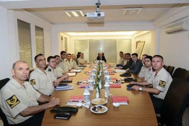 Vali Demirtaş, Emniyet Ve Jandarmadan Brifing Aldı G4