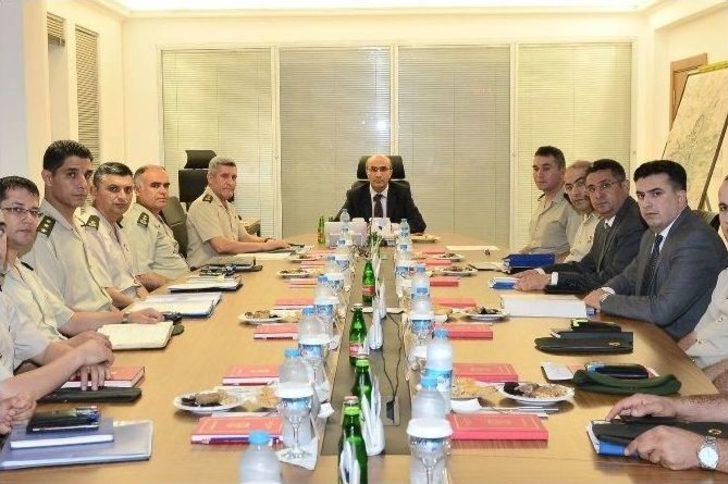 Vali Demirtaş, Emniyet Ve Jandarmadan Brifing Aldı G5