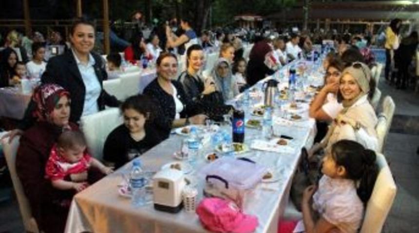 G&uuml;&ccedil;l&uuml; Kadınlar Derneği&rsquo;nden İftar
