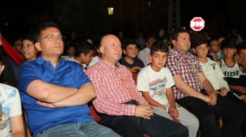 Milli Ma&ccedil;ı Başkan &Ccedil;olakbayrakdar İle Dev Ekranda İzlediler