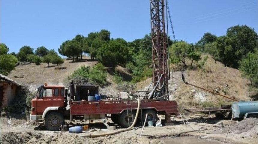 Bir Mahallenin Su Sorunu Daha &Ccedil;&ouml;z&uuml;l&uuml;yor