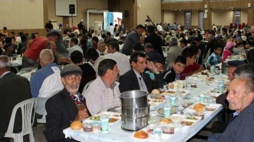 Oltu Ve Narman&rsquo;da Birlik Sofrası