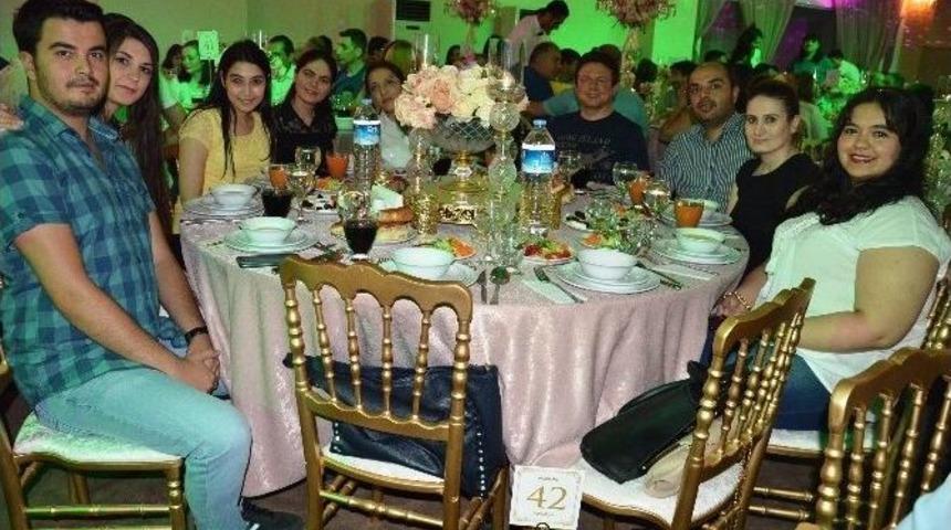 &Ouml;zel &Uuml;mit 670 &Ccedil;alışanı İle İftar A&ccedil;tı