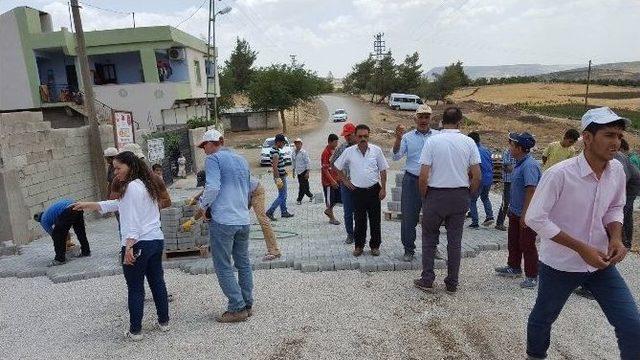 Musabeyli İlçesinde Kilit Taşı Döşemesi Sürüyor