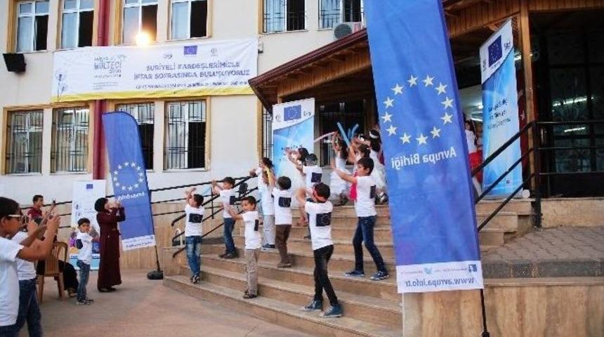 Gaziantep Avrupa Birliği Bilgi Merkezi D&uuml;nya M&uuml;lteciler G&uuml;n&uuml;&rsquo;nde 850 Kişiye İftar Verdi