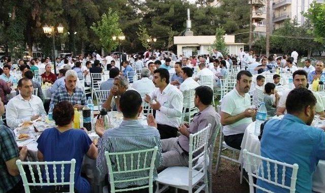 Dicle Elektrik &Ccedil;alışanları İftarda Buluştu 1