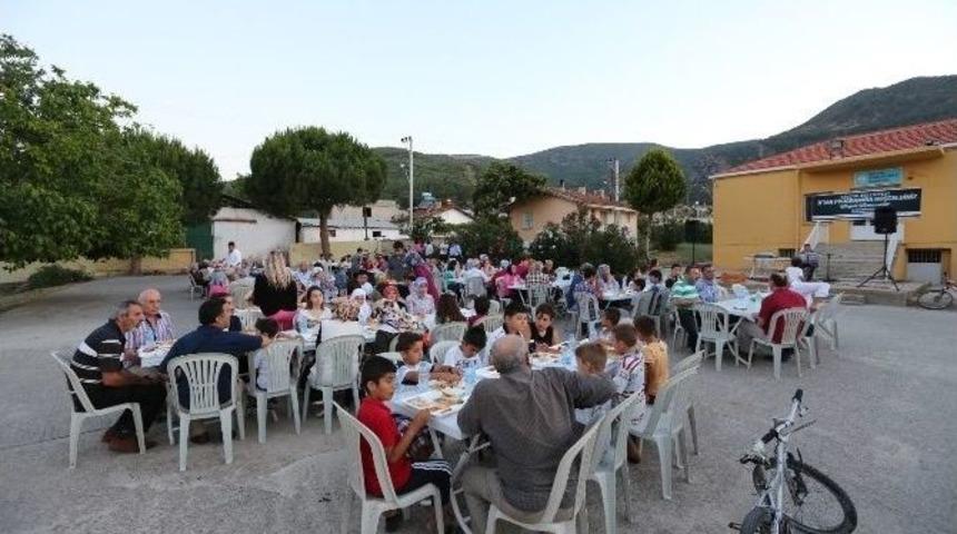 İftar Sofraları Sel&ccedil;uk&rsquo;un Her Yerinde