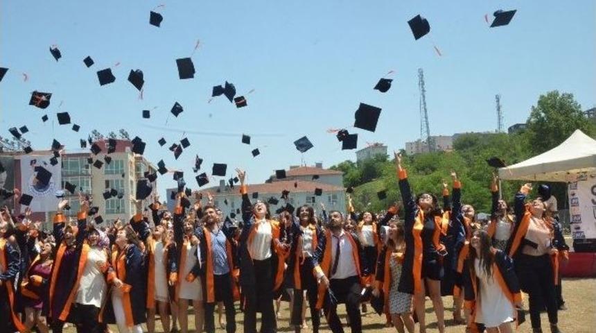 Sinop &Uuml;niversitesi&rsquo;nde Mezuniyet Coşkusu