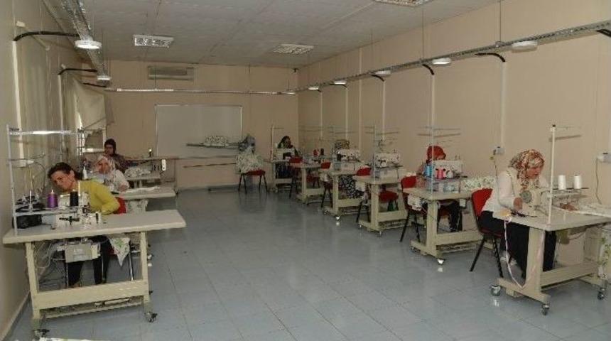 B&uuml;y&uuml;kşehir Belediyesi Kadınların Umudu Olmaya Devam Ediyor