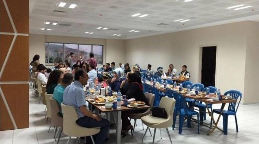 G&ouml;lbaşı Devlet Hastanesi Personelleri İftar Yemeğinde Buluştu