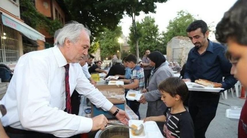 4 Mahalle&rsquo;de İftar Sevinci