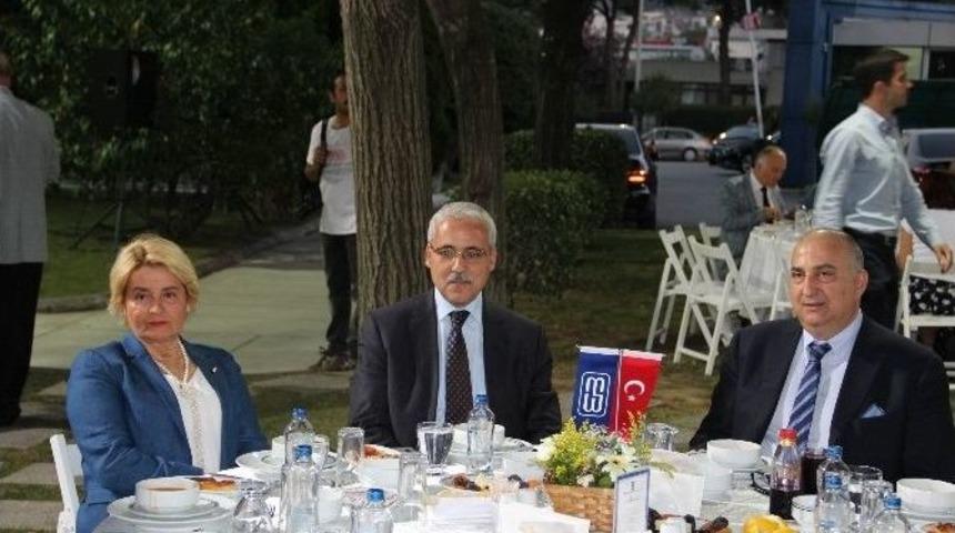 İş D&uuml;nyası Ve Manisa Protokol&uuml; Osb&rsquo;nin İftarında Buluştu